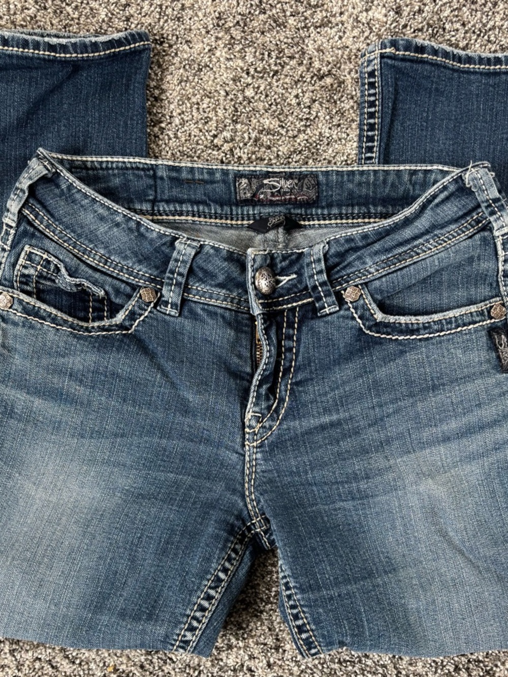 Silver Jeans Women's Mid-Rise Blue Denim Jeans
🖤Capri Style🖤
